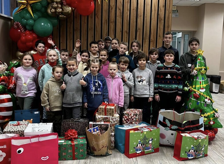 Золотий вагон, піщаний кар’єр та лакшері вечірки: за що постачальник Міноборони давав ДБР хабар у $500 тисяч 04 Золотий вагон, піщаний кар’єр та лакшері вечірки: за що постачальник Міноборони давав ДБР хабар у $500 тисяч 04