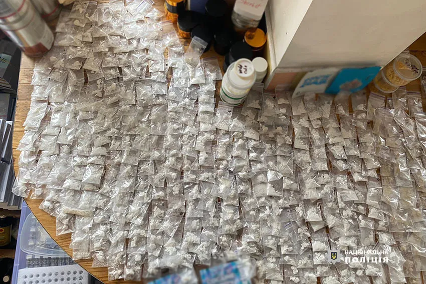 Заробляли до 100 млн грн на рік: у Києві викрили наркоугруповання. Фото і відео