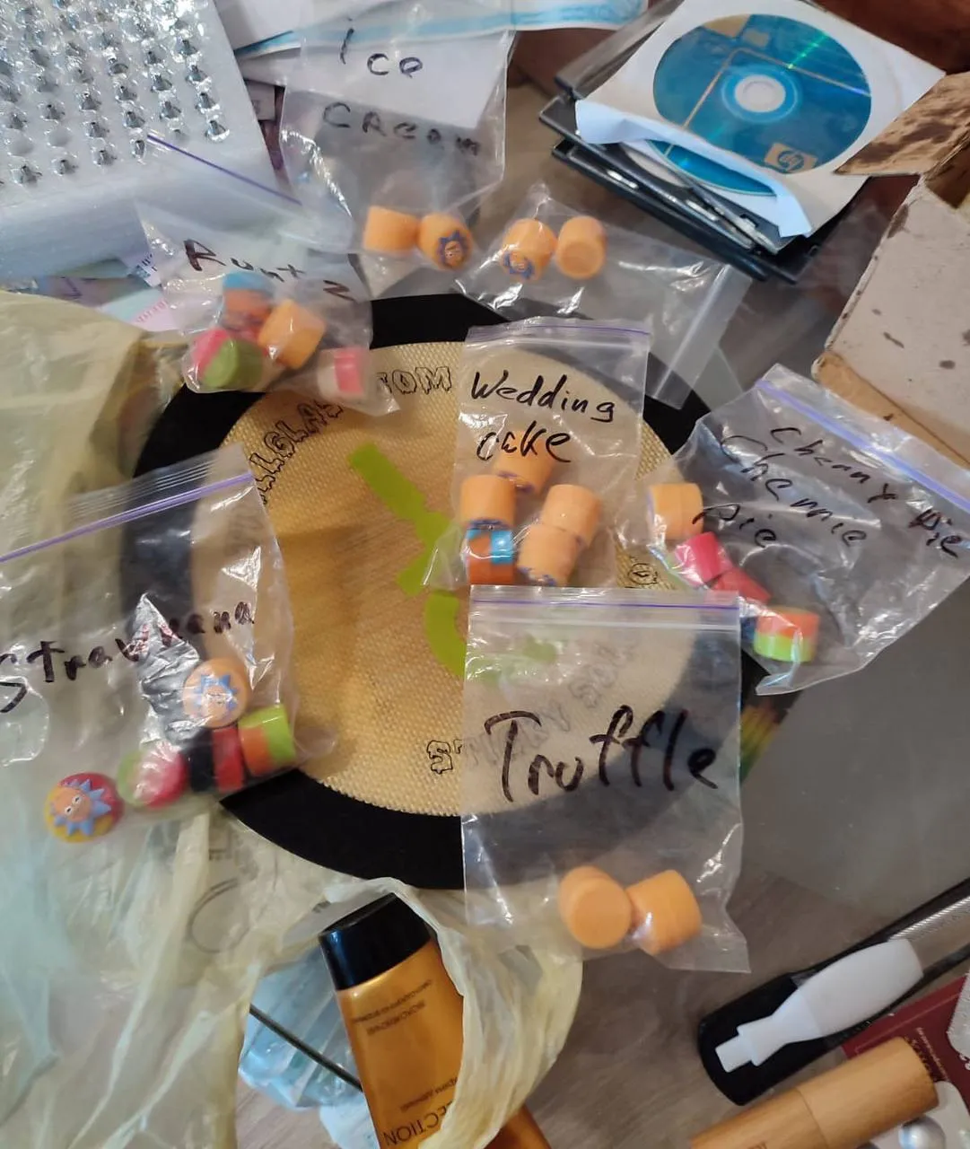 Зарабатывали до 100 млн грн в год: в Киеве разоблачили наркогруппировку. Фото и видео