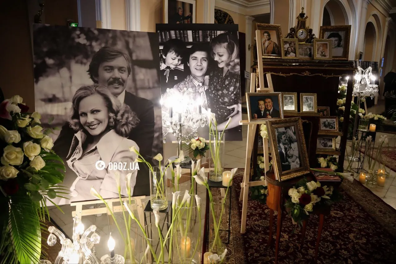 В Киеве прощаются с Виталием Белоножко: пришли Филарет и военные ВСУ, а Лобода и Ротару передали цветы