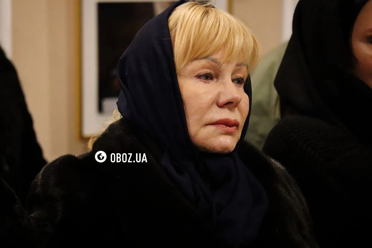 В Киеве прощаются с Виталием Белоножко: пришли Филарет и военные ВСУ, а Лобода и Ротару передали цветы