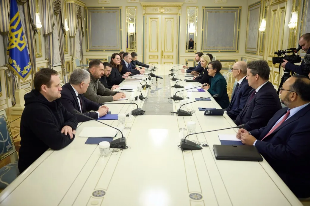 Зеленский встретился со спецпредставительницей США по экономическому восстановлению Украины Прицкер: о чем говорили. Видео dqxikeidqxiqqeant