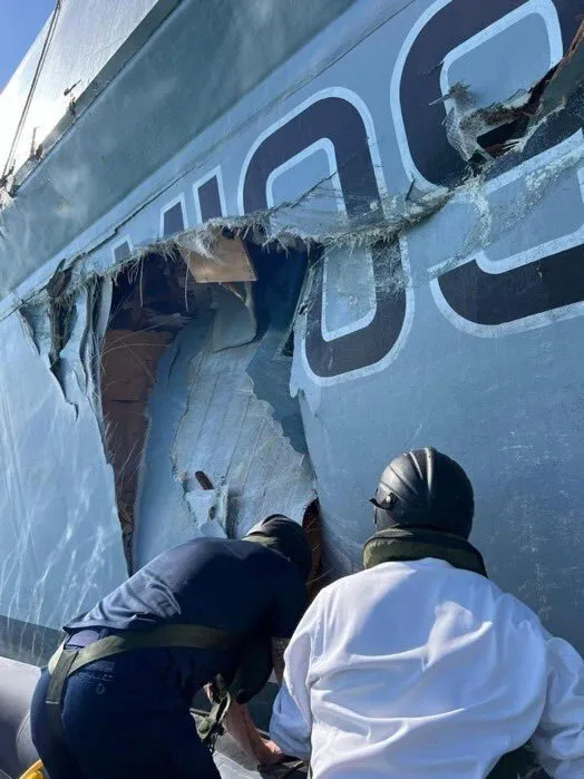 Два військові кораблі Великої Британії зіткнулися у Перській затоці: що відомо dqxikeidqxitkant