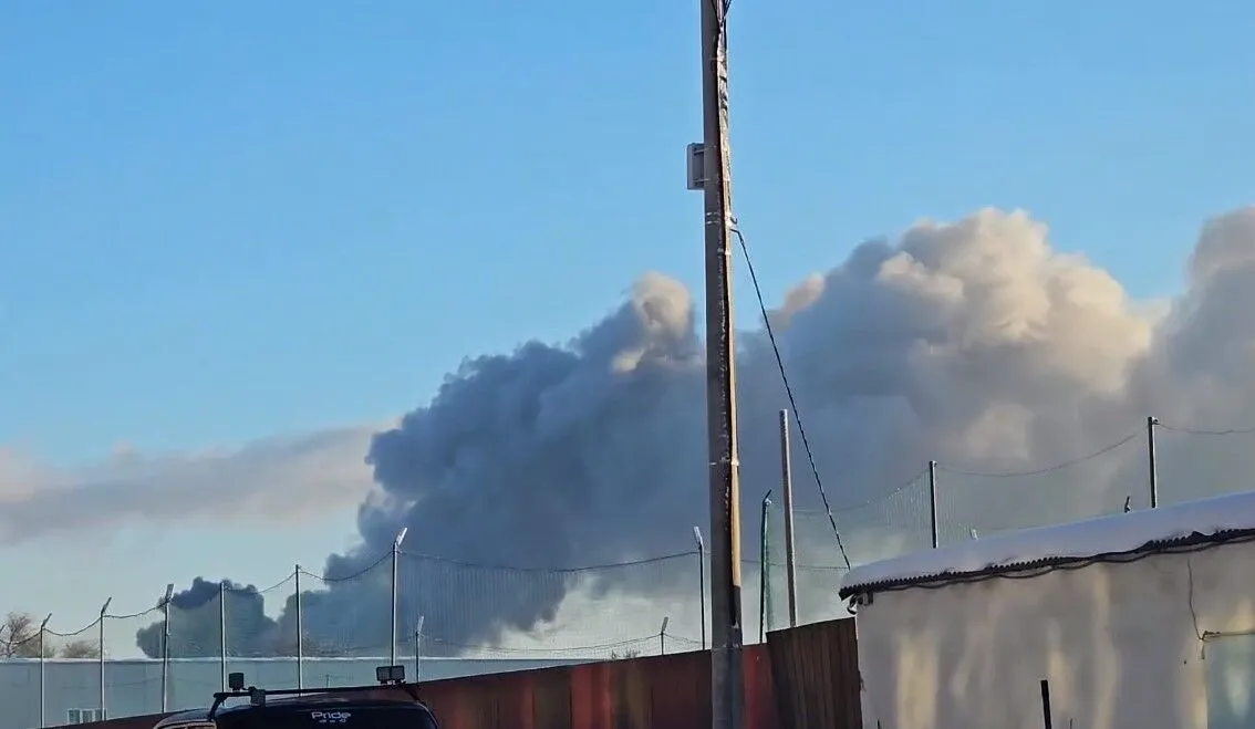 В Самаре вспыхнул мощный пожар, поднялась стена огня и дыма. Видео dqxikeidqxitkant