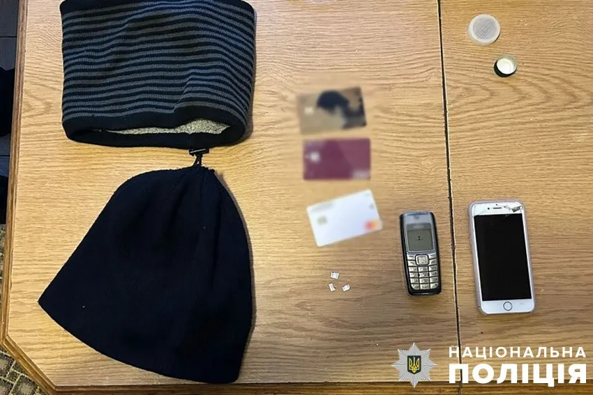 В Киеве рецидивист и его знакомый избили и ограбили прохожего. Подробности и фото dqxikeidqxiqqeant