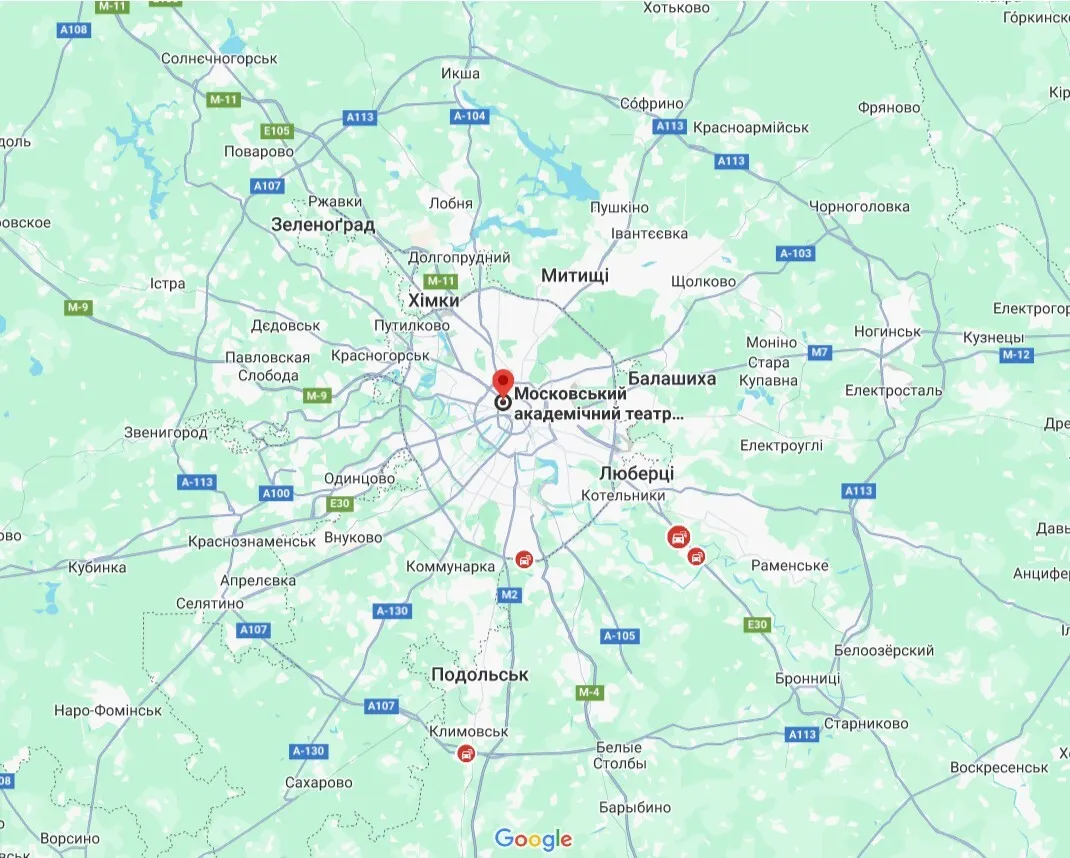 В центре Москвы загорелся театр сатиры: первые кадры