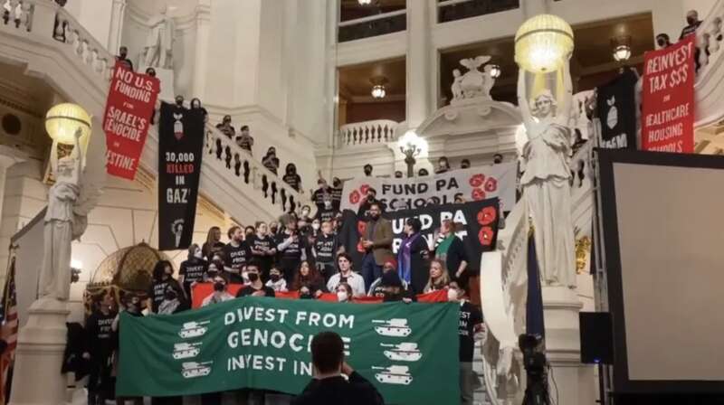 У Пенсільванії в США пройшов пропалестинський мітинг: 200 чоловік затримала поліція. Фото dqxikeidqxiqqeant