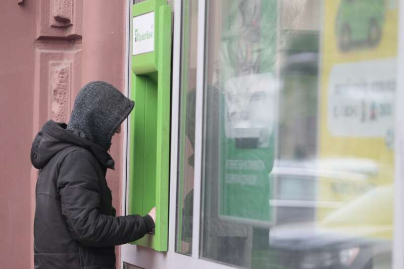 Если законопроект будет принят с соответствующей нормой, у мужчин будет время, чтобы снять средства со счетов в банках dqxikeidqxitkant