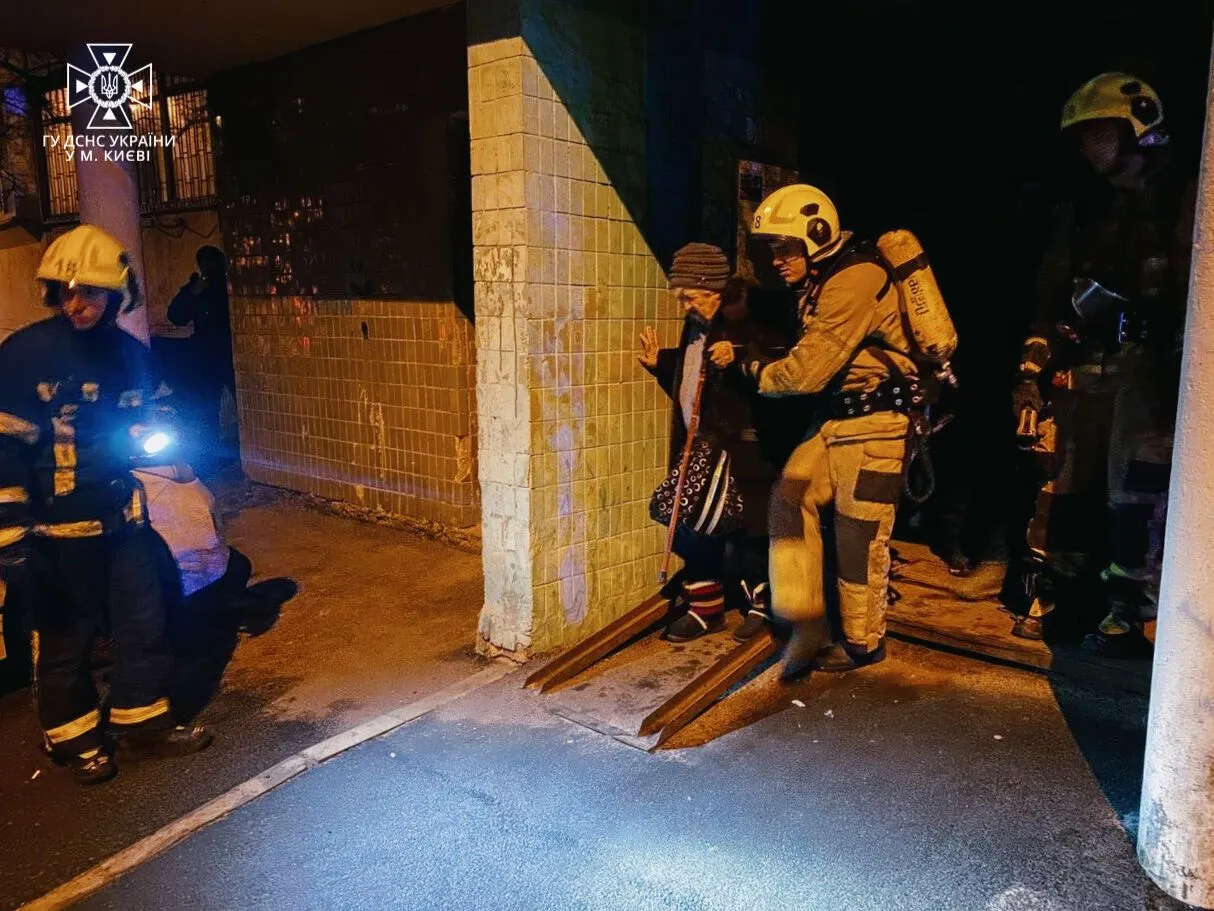 У Києві внаслідок вибуху в квартирі багатоповерхівки загинув підліток: подробиці трагедії. Фото