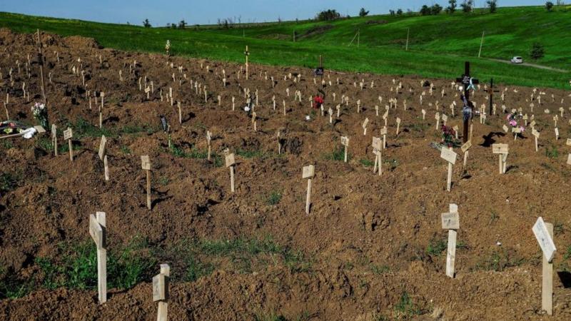 Кладовище у Маріуполі, 2 червня 2022 року dqxikeidqxiqxxant