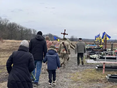 Кинувся рятувати побратимів і загинув сам: на Буковині попрощалися із 33-річним воїном Максимом Савіцьким