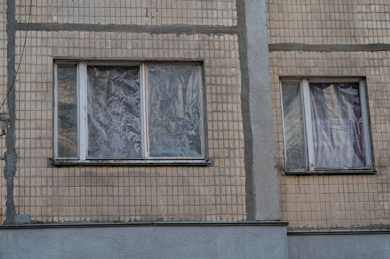 Пошкодження внаслідок ракетної атаки у Львові / © Максим Козицький / Facebook