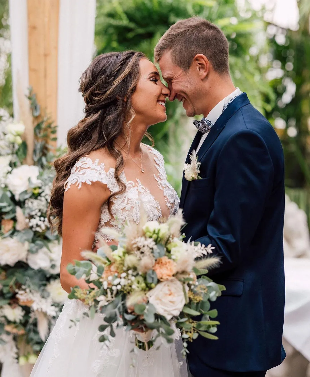 Зірка українського біатлону закохався у відому швейцарку і поріднився з фаном Путіна: роман розпочався у літаку та пережив війну