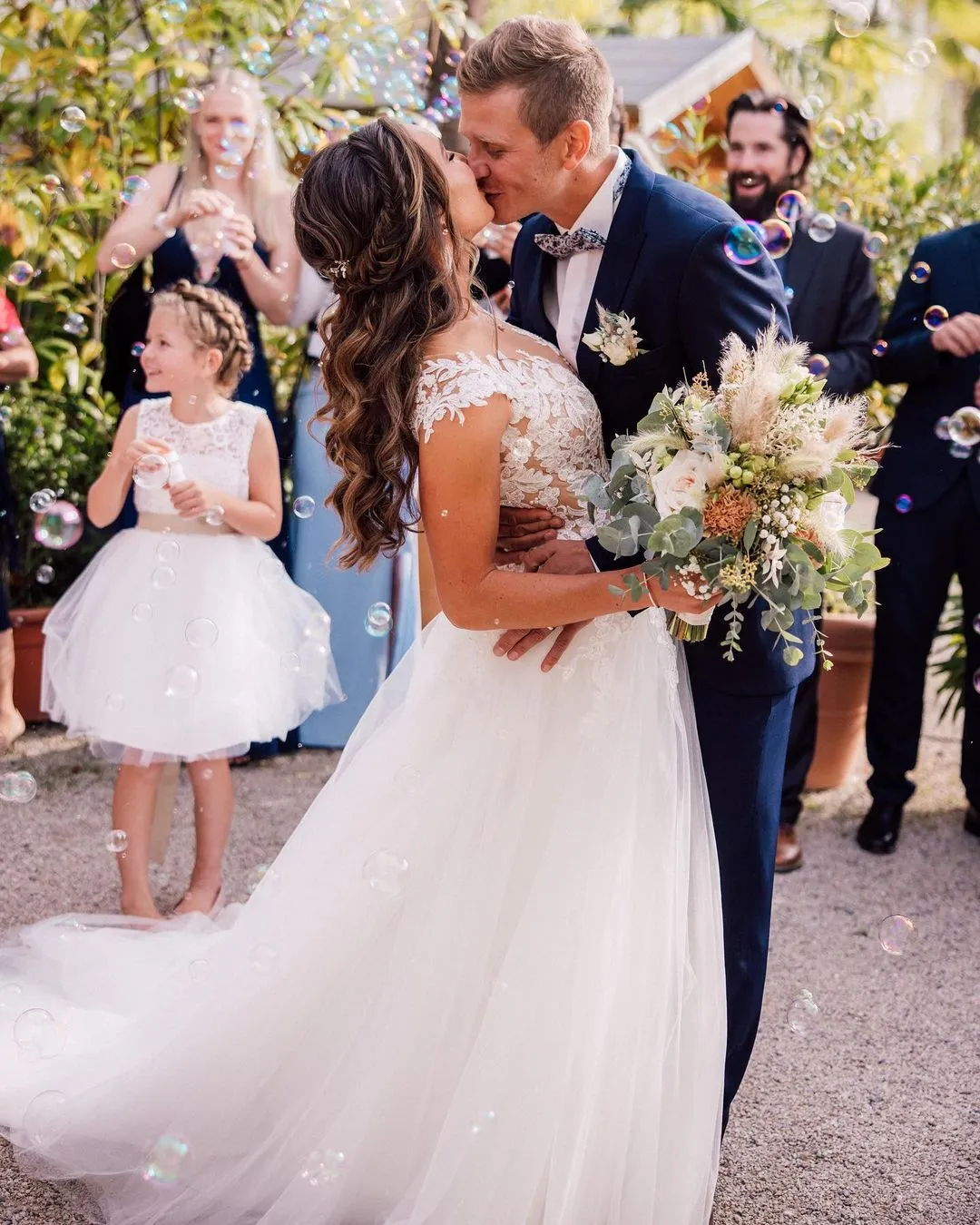 Зірка українського біатлону закохався у відому швейцарку і поріднився з фаном Путіна: роман розпочався у літаку та пережив війну