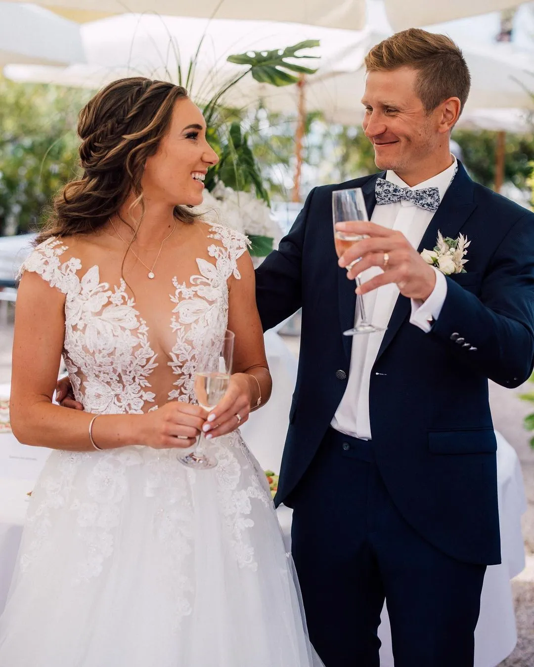 Зірка українського біатлону закохався у відому швейцарку і поріднився з фаном Путіна: роман розпочався у літаку та пережив війну