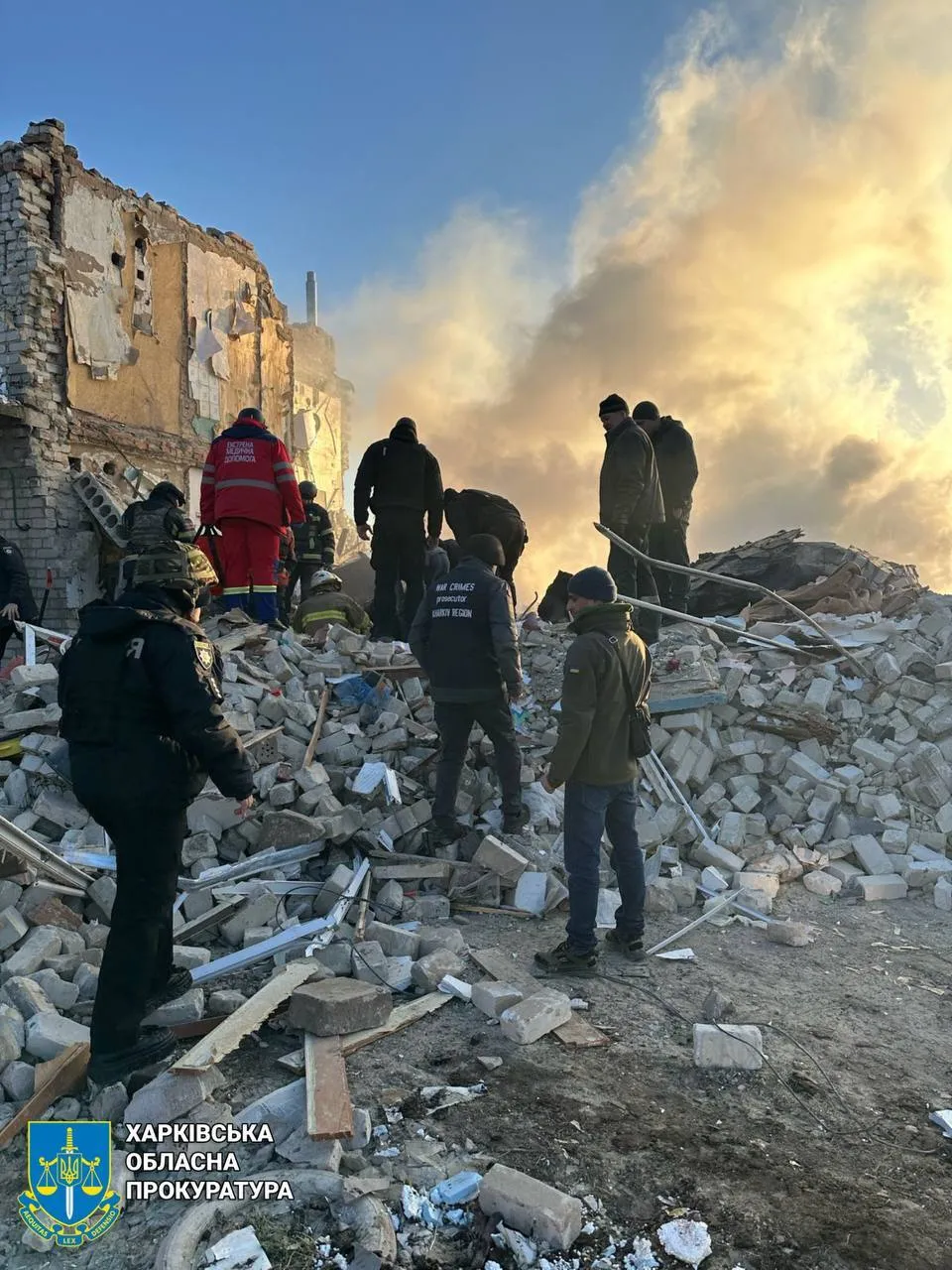 The Russians shelled Kupyansk with heavy aerial bombs: residential buildings were destroyed and there were casualties. Photo dqxikeidqxitkant