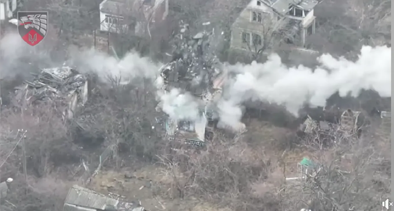 Силы спецопераций показали уникальные кадры обороны Авдеевки dqxikeidqxiqqeant