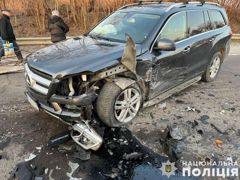 двоє травмованих внаслідок дтп на львівщині – поліцейські встановлюють обставини dqxikeidqxitkant