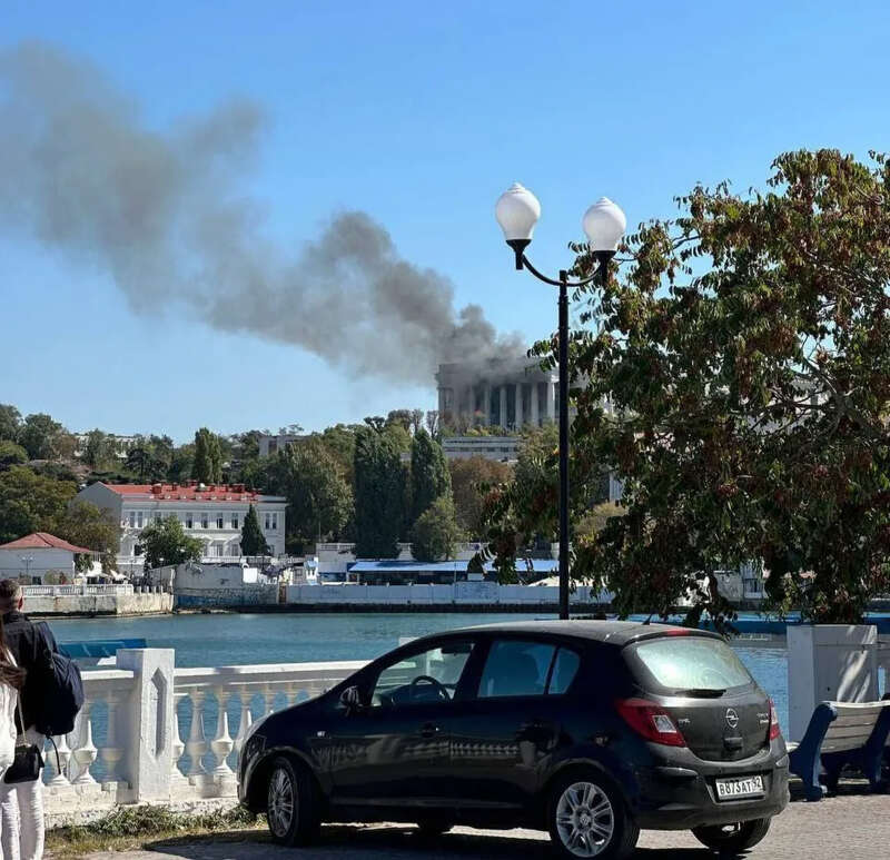 Наслідки ракетного удару по головному штабу Чорноморського флоту.