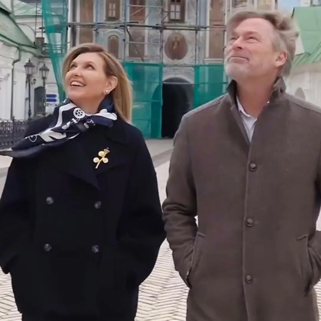 В цветах флага Украины. Зеленская надела винтажную брошь на встречу с первым джентльменом Дании dqxikeidqxitkant