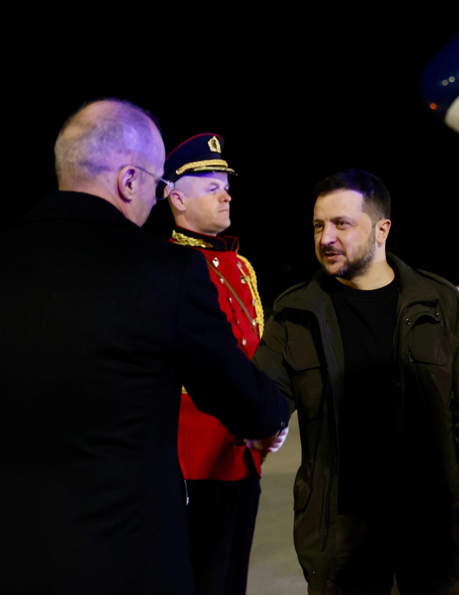 Зеленський прибув в Албанію dqxikeidqxiqqeant