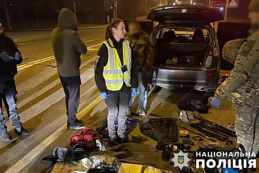 У Києві затримали крадіїв-рецидивістів: один з них намагався підірвати поліцейських гранатою. Фото і відео