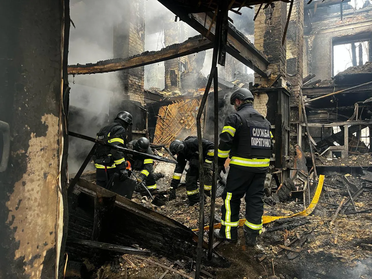 Росіяни обстріляли Добропілля і Часів Яр на Донеччині: загинуло три людини, є руйнування. Фото