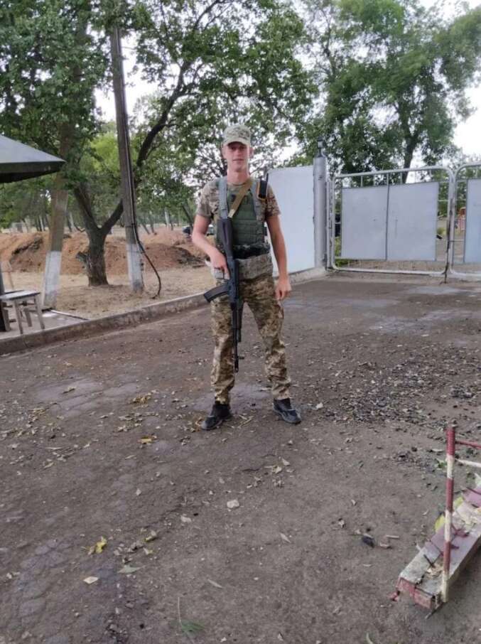 Рідні до останнього вірили в диво: в боях за Україну загинув молодий захисник з Одещини. Фото