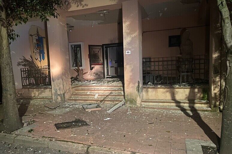      :    .  dqxikeidqxitkant