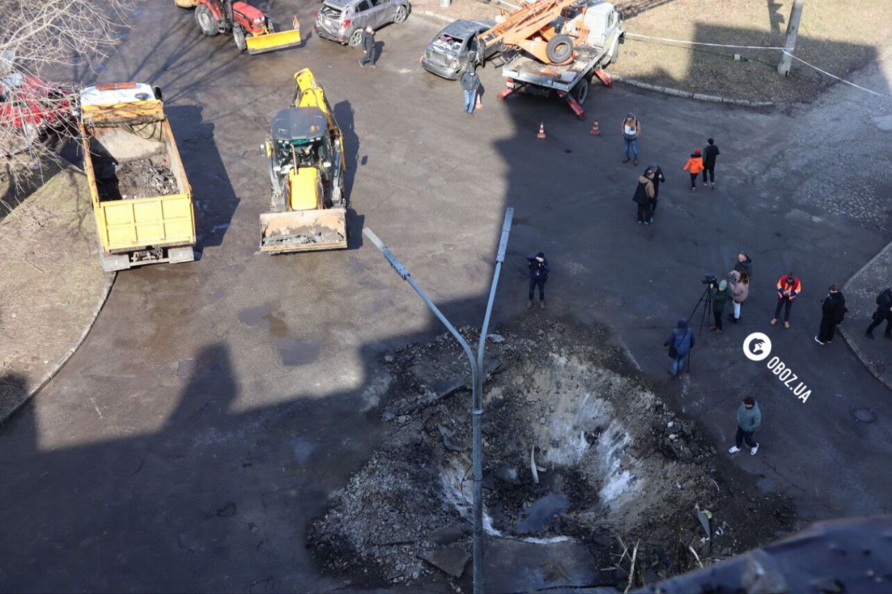 Обломок ракеты попал в здание, пережившее Вторую мировую войну: последствия ракетной атаки на Киев. Фоторепортаж