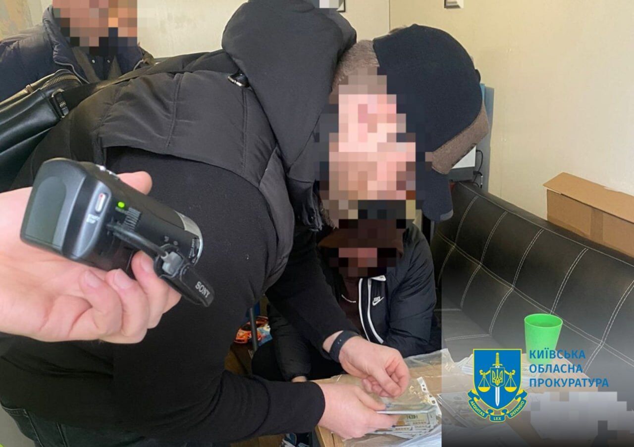 Обкладали даниною місцевих підприємців: на Київщині затримали банду вимагачів. Фото