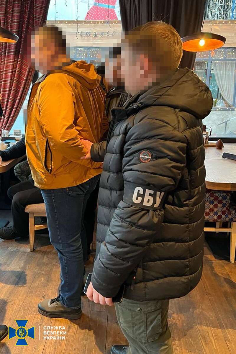 Обкладали даниною місцевих підприємців: на Київщині затримали банду вимагачів. Фото dqxikeidqxiqxxant