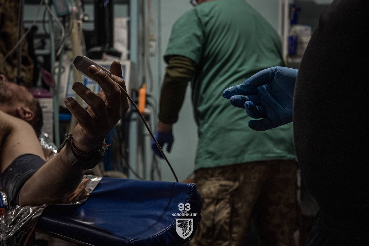 Zelensky showed the difficult everyday life of combat medics saving the lives of Ukrainian soldiers on the front line