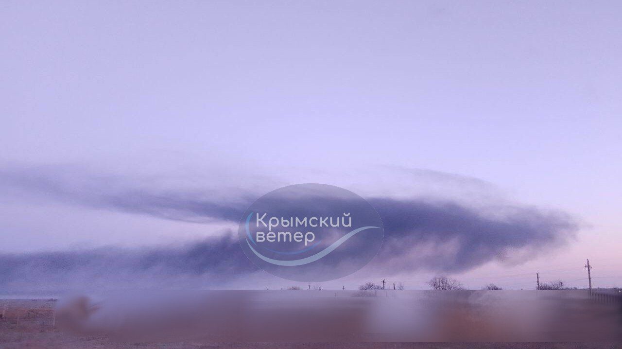 В оккупированном Крыму заявили о прилетах по нефтебазе: вспыхнул пожар. Фото