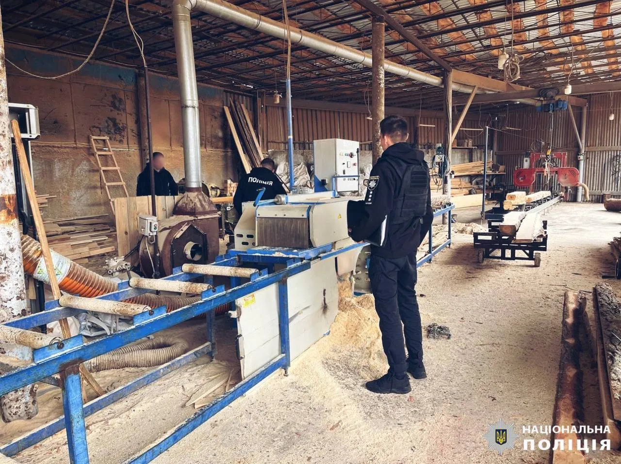 В Киевской области на предприятии мужчине ампутировало руку: в полиции рассказали подробности ЧП dqxikeidqxiqqeant