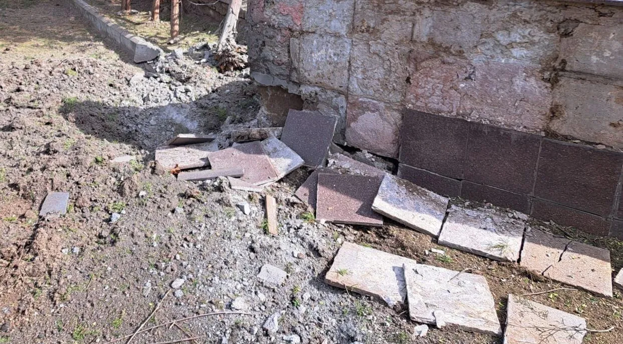 The Russians shelled the Nikopol region: there is destruction of the housing sector. Photo