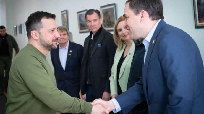 Zelensky met with a delegation of the US Congress in the Chernihiv region dqxikeidqxitkant
