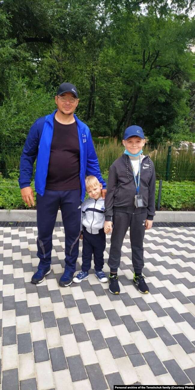 Александр Терещук с папой и своим племянником Кириллом. Фото из личного архива семьи