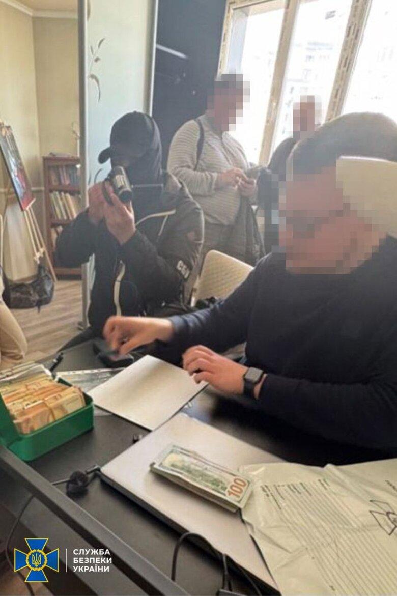 Експосадовців СБУ викрито на розкраданні грошей на закупівлі пального