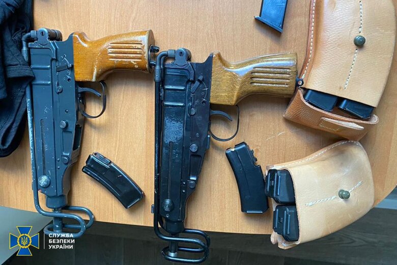 Експосадовців СБУ викрито на розкраданні грошей на закупівлі пального