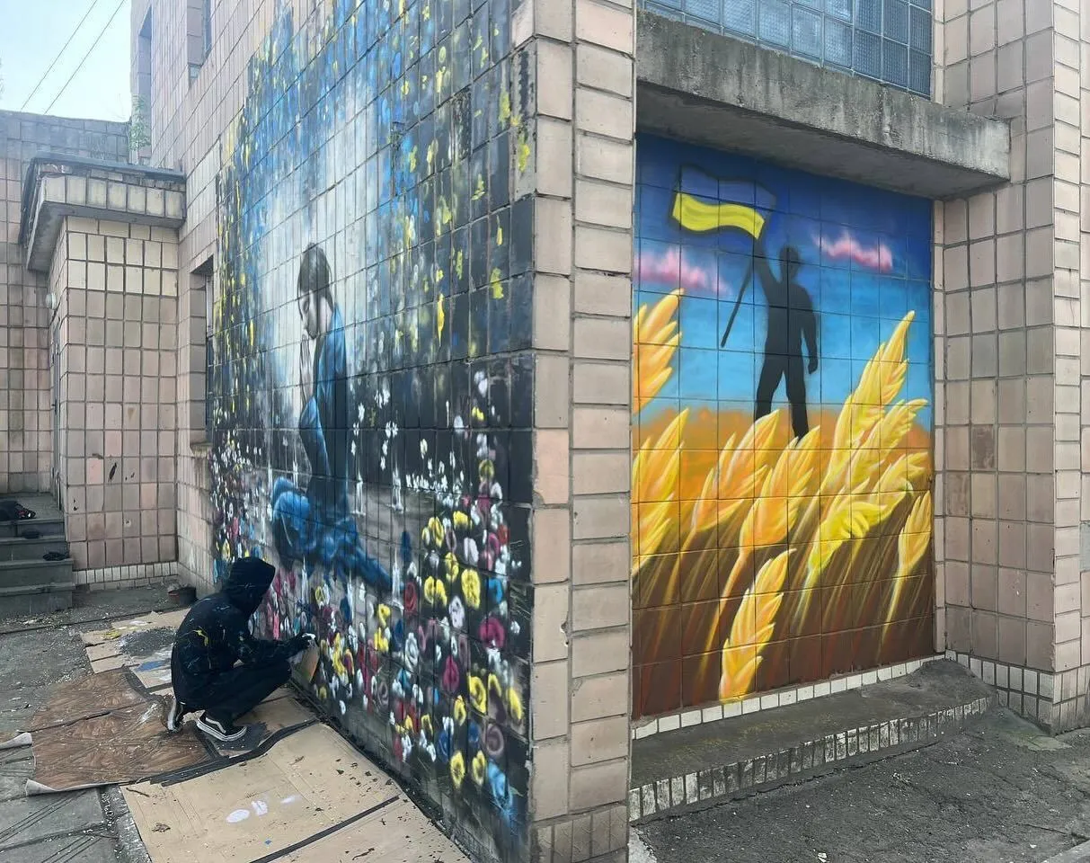 In Bucha, a mural was created at the site of war crimes by the Russian occupiers. Details and video dqxikeidqxitkant