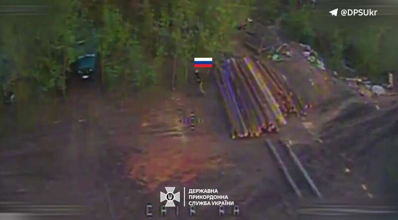 Працювали FPV-дрони: прикордонники показали знищення гармат МТ-12