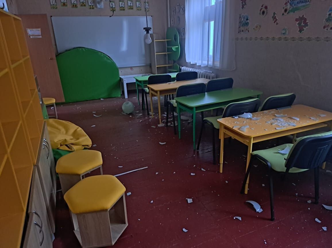 оккупанты ударили по Никополю, есть разрушение и пострадала. Фото