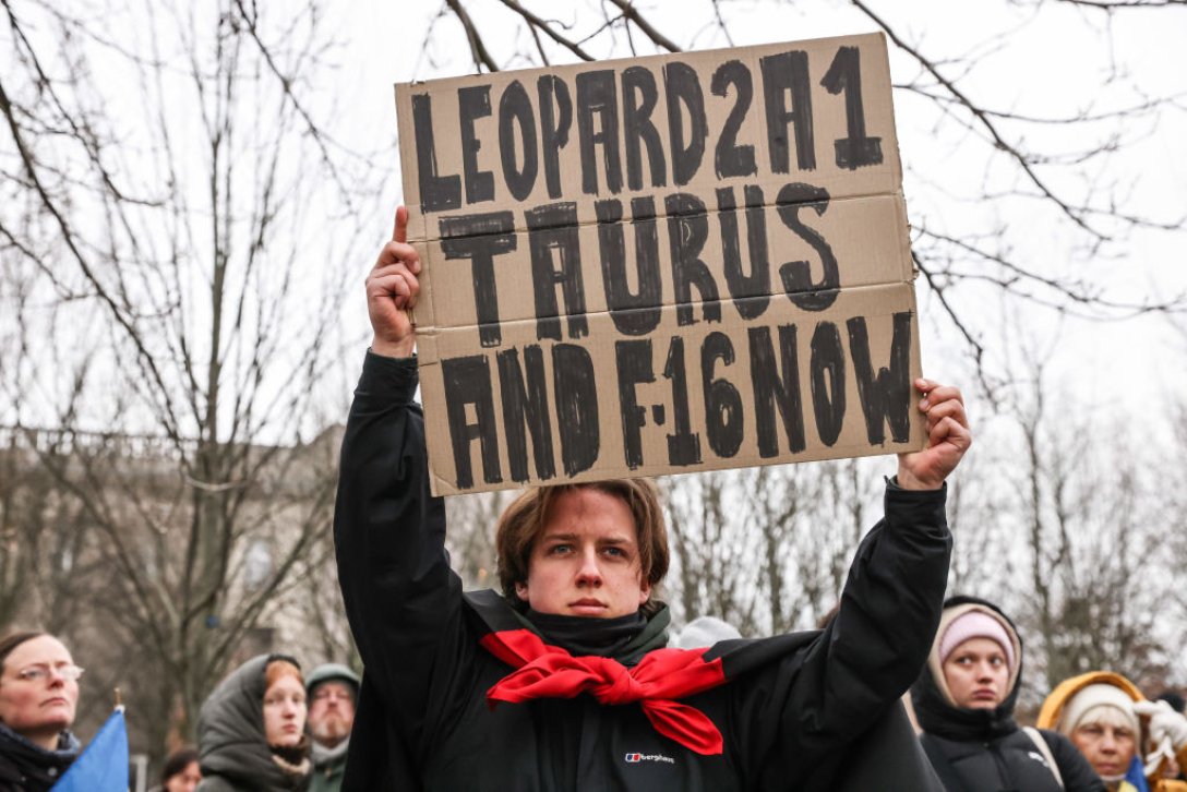 Leoppard2A1, Taurus, F-16, самолет F-16, самолет F-16 Аргентина, самолет F-16, когда Украина получит F-16, оружие для Украины