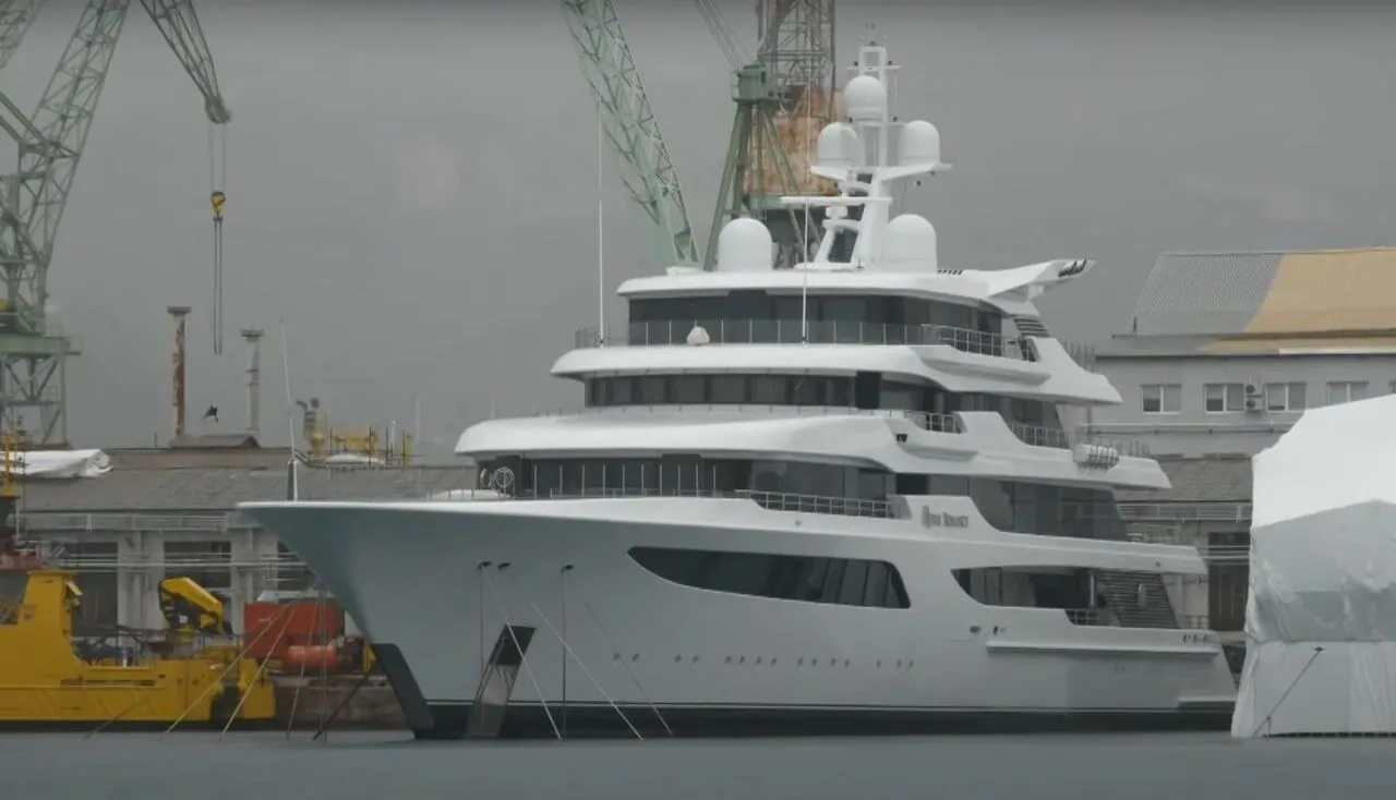 Яхта Медведчука dqxikeidqxiqqeant