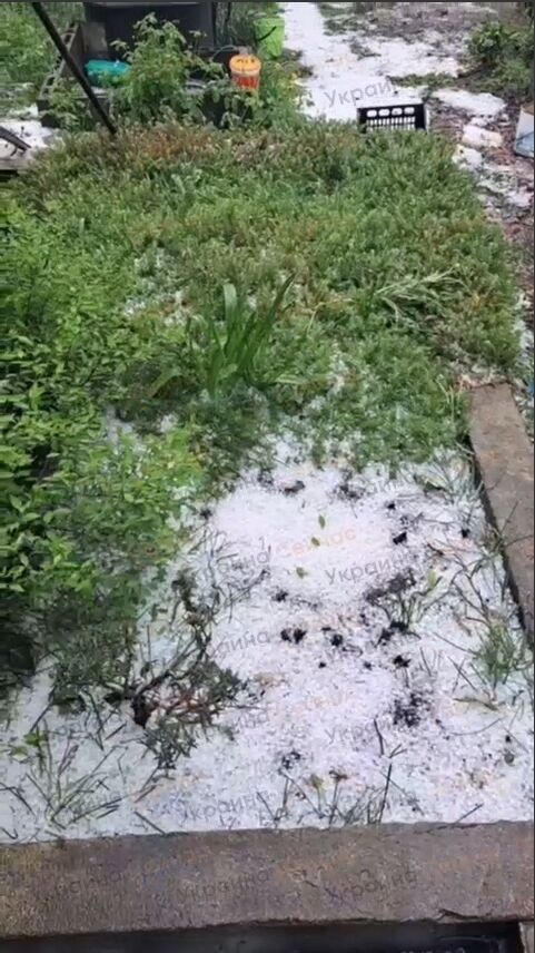 Киев и область покрыла сильная гроза с градом. Фото и видео