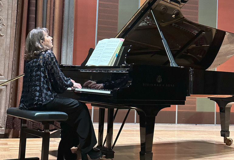 Наталья Пасечник по фортепиано