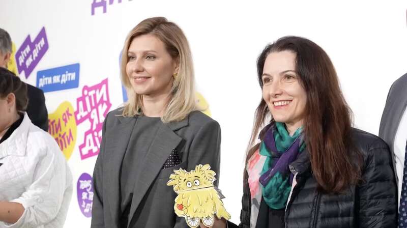 Елена Зеленская показала total-серый лук и отказалась от броши в пользу другого стильного аксессуара dqxikeidqxiqqeant