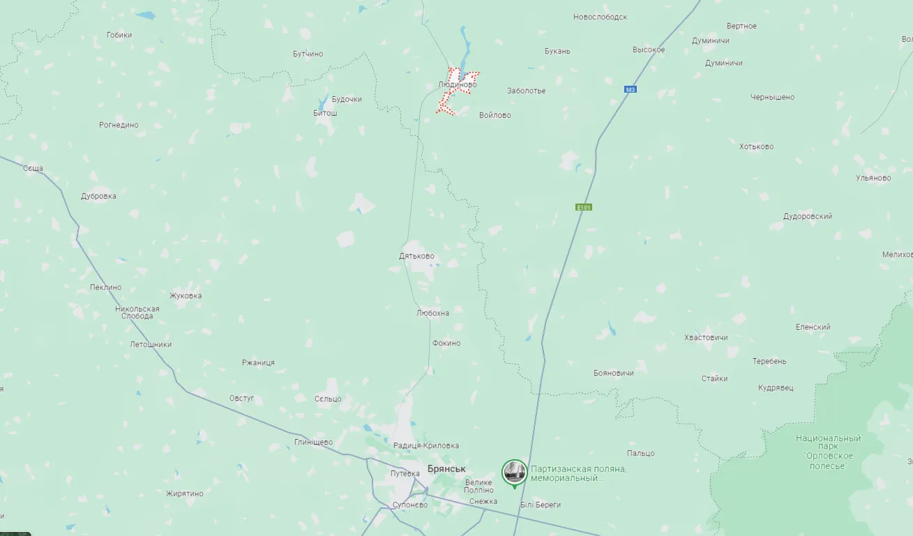 У Росії поскаржилися на нову атаку дронів: кілька БПЛА впали в районі нафтобази