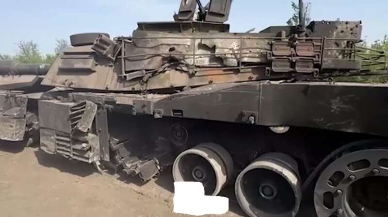 Damaged Abram tank, tank, military equipment, armored vehicle qhidqkiheidqqant